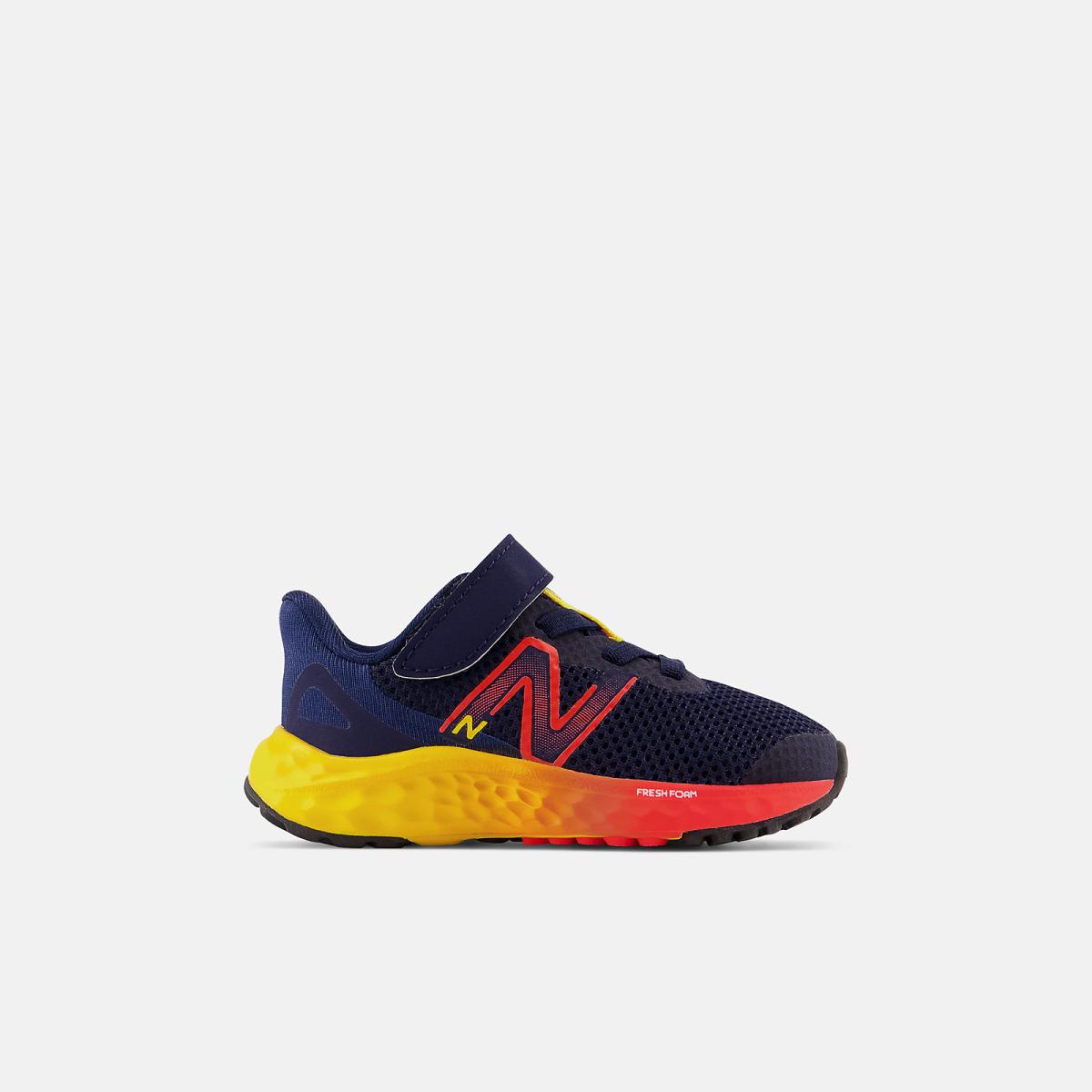 Size 0 - 10 | Kids New Balance Fresh Foam Arishi V4 Bungee Lace With Top Strap Team Navy With Electric Red And Egg Yolk