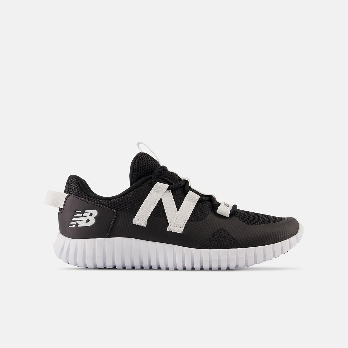Size 3.5 - 7 | Kids New Balance PLAYGRUV V2 Bungee Black With White